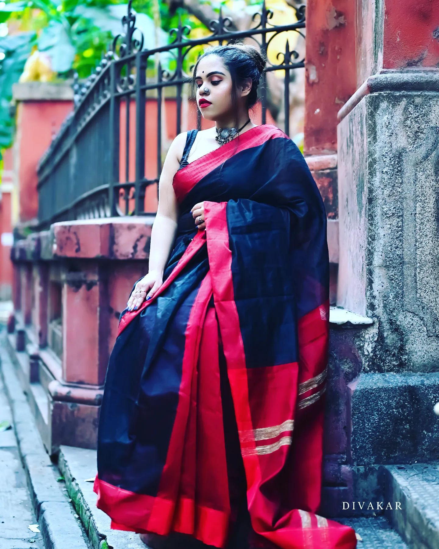 Rangdhaaga Cotton Silk Black & Red Saree